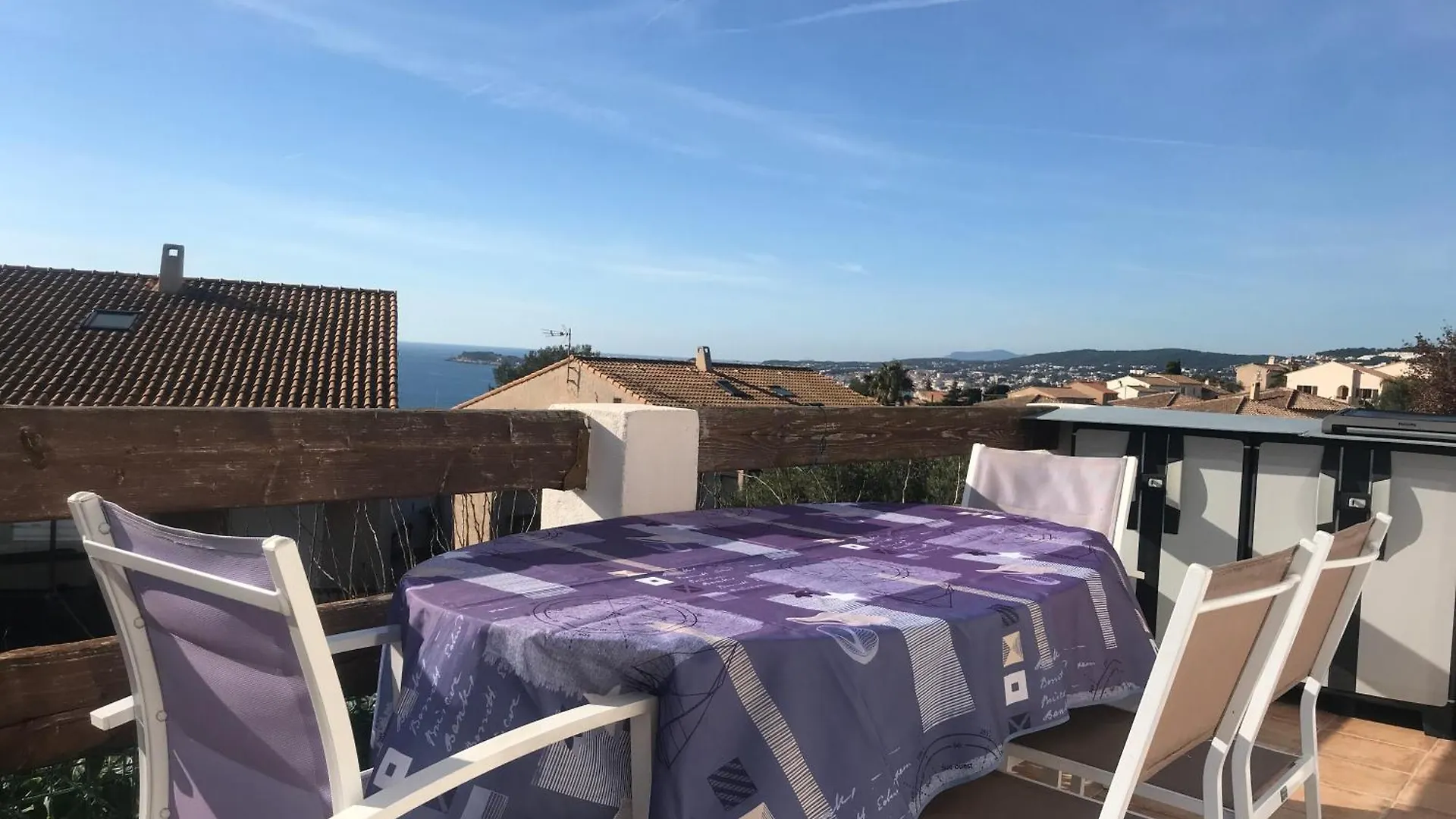 Hébergement de vacances Maison Vue Mer A 800 Metres De La Plage Sanary-sur-Mer