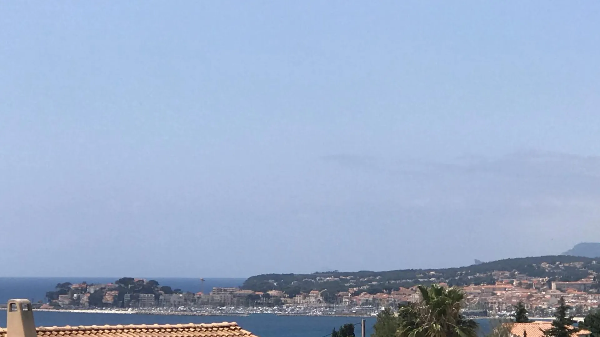 Maison Vue Mer A 800 Metres De La Plage Sanary-sur-Mer Hébergement de vacances